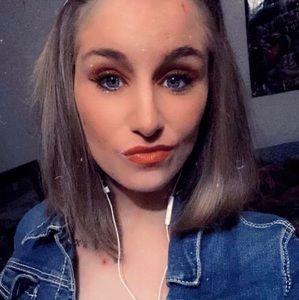 Meet your Posher, Michaela